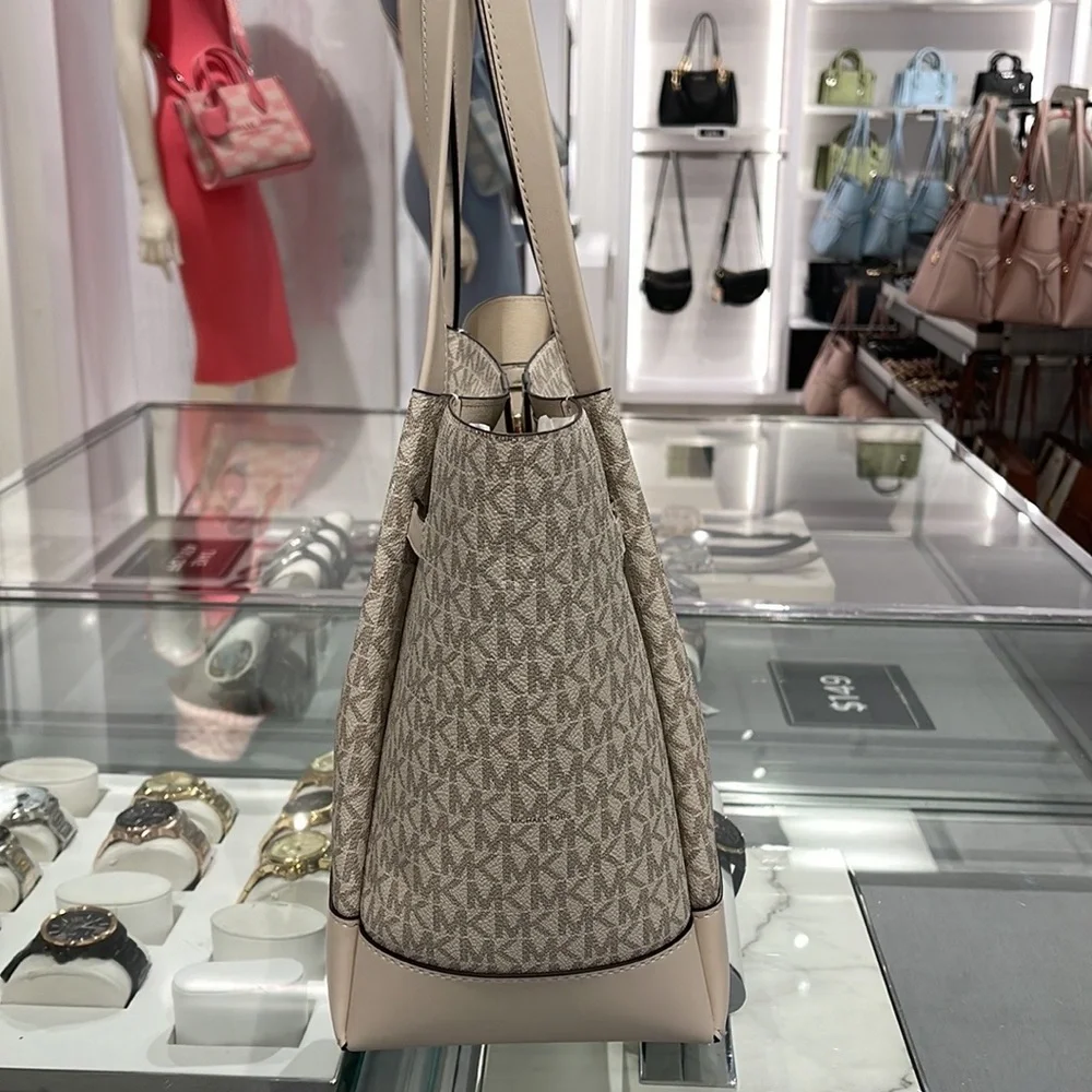 MICHAEL KORS Reed Large Logo Shoulder Tote Bag Light Cream Multi 35S3G6RT3B NWT